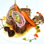 Beef entree  with carrots and mushrooms